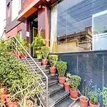 Collection O Hotel Kashi Inn