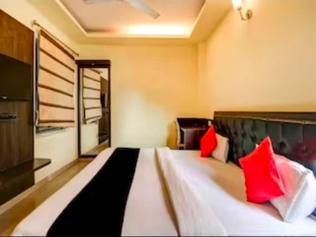 Collection O Kashi Hotel
