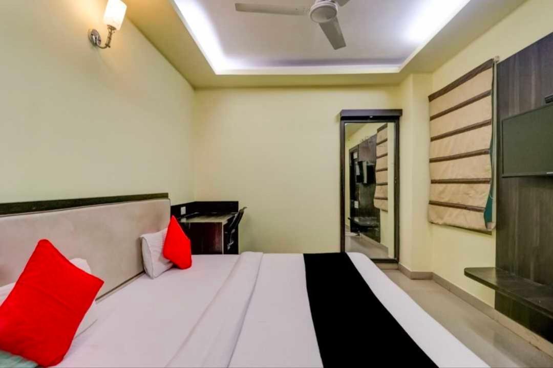 Collection O Kashi Hotel